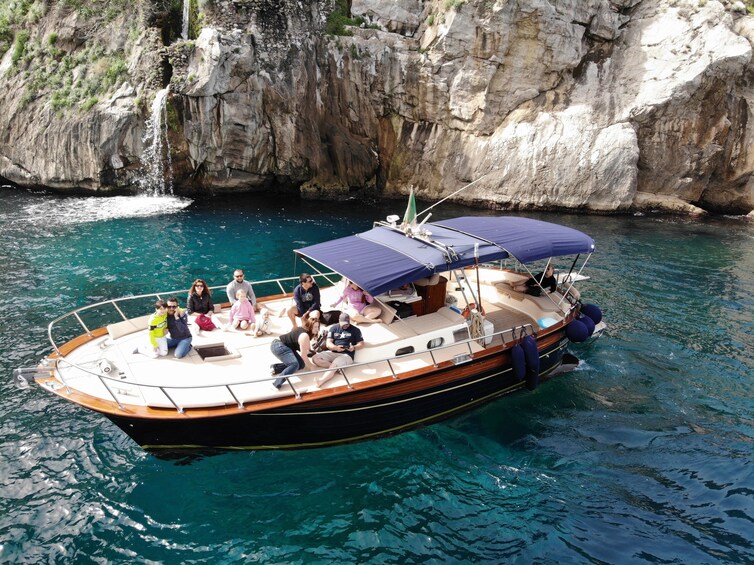 Private boat tour sorrento to capri