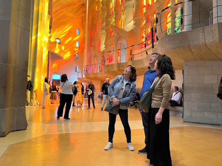 Sagrada Familia Tour with English, Chinese, Korean or Japanese Guide