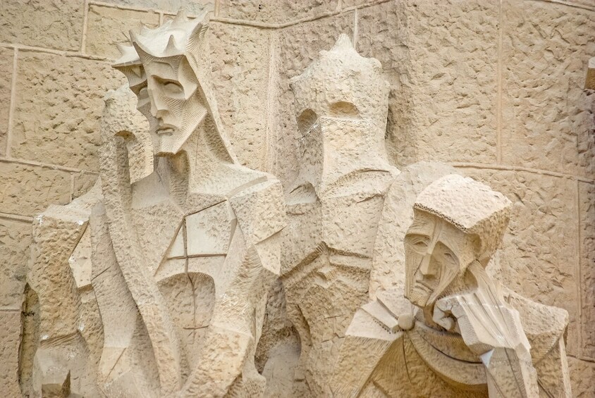 Sagrada Familia Tour with Chinese, Korean or Japanese Guide