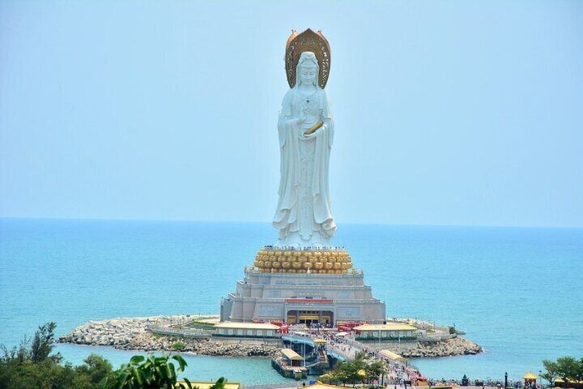 5-Day Private Sanya Tour for Local Culture, Wildlife and Rain-forest