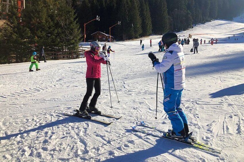 Beginners' ski lessons in Poiana Brasov.