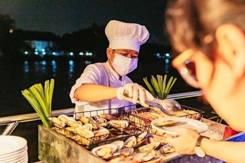 Luxury Dinner on Chao Phraya Princess River Cruise with Pickup