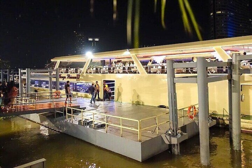 Luxury Dinner on Chao Phraya Princess River Cruise with Pickup