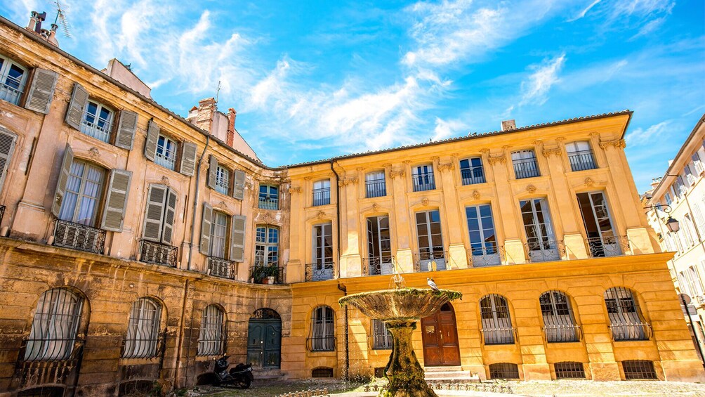 AIX-EN-PROVENCE, THE CITY OF NOBLESSE AND ARTISTS FROM NICE