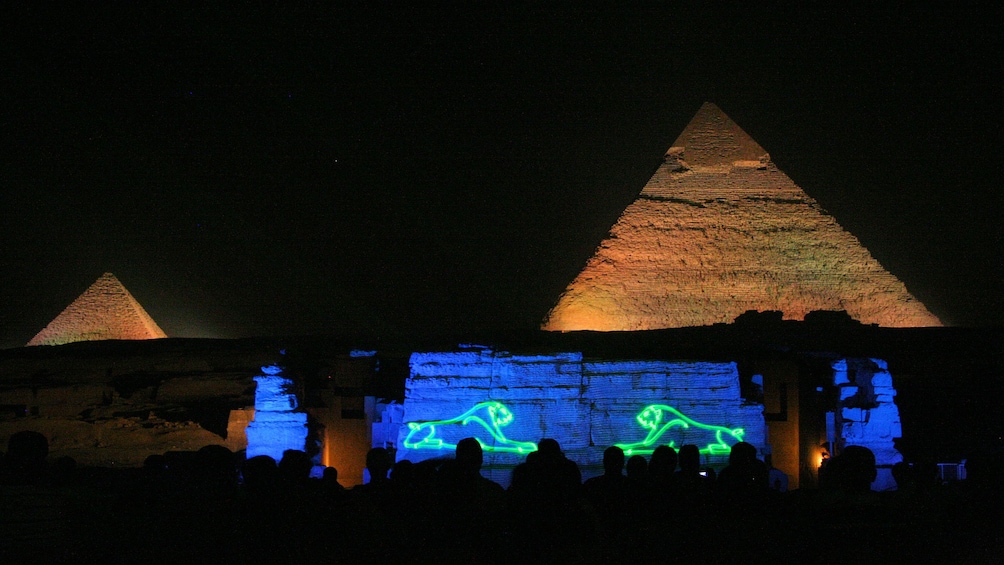 Foto 5 van 6. Stunning light show in Giza