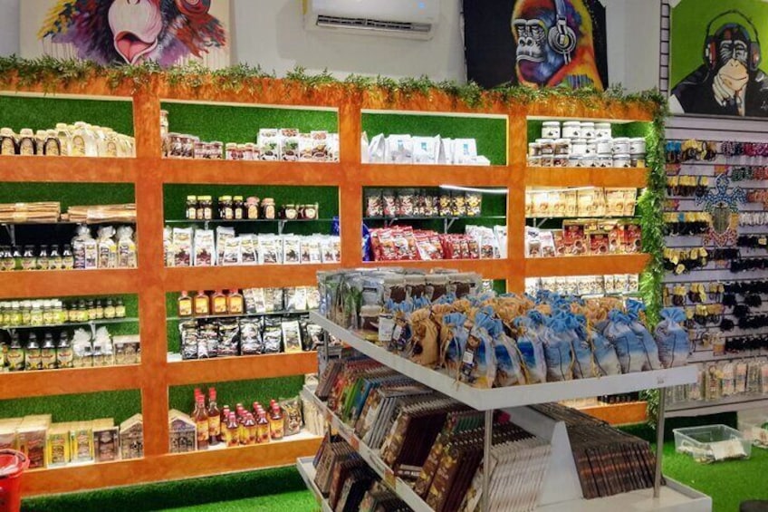 World Mart Souvenirs Store - Free Pick-up / Drop-off