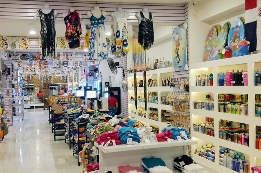 World Mart Souvenirs Store - Free Pick-up / Drop-off