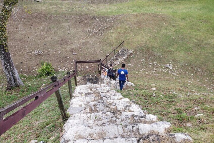 Private Altun Ha, Monkey Sanctuary and Rum Factory Tour from Belize City