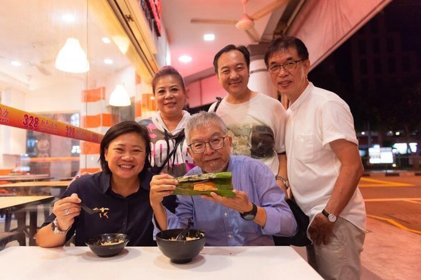 Private Singapore Night Food Tour: 10 Tastings with a Local