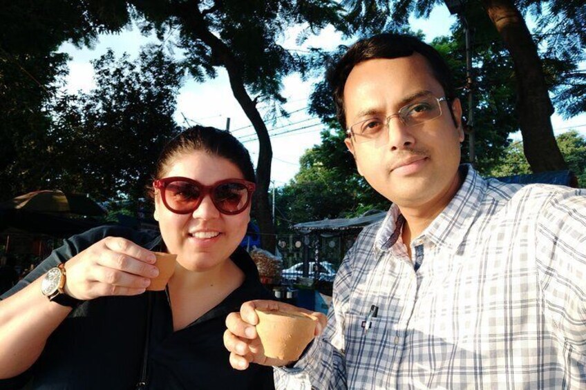Full Day Kolkata Tour with Mukherjee: Flower Market, Kumartuli, Mother House etc