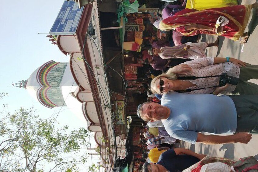 Full Day Kolkata Tour with Mukherjee: Flower Market, Kumartuli, Mother House etc