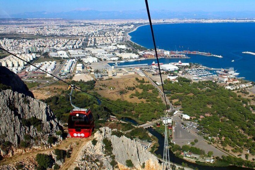 Cable Car, Boat Trip & Waterfalls Full-Day Tour