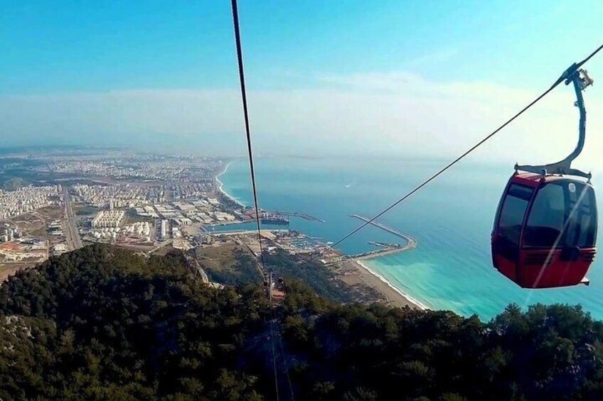 Cable Car, Boat Trip & Waterfalls Full-Day Tour