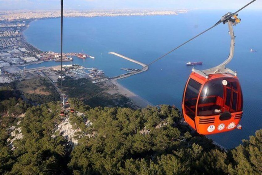Cable Car, Boat Trip & Waterfalls Full-Day Tour