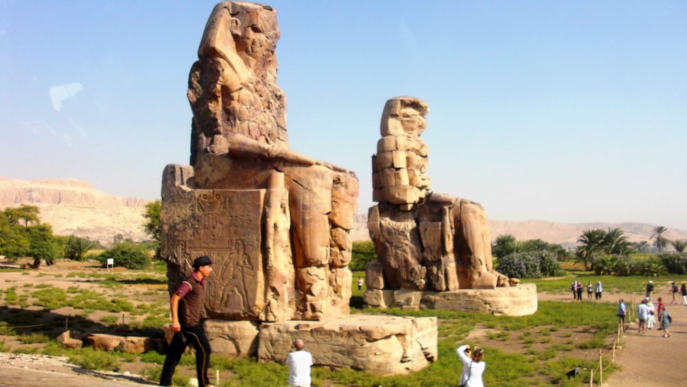statues in luxor