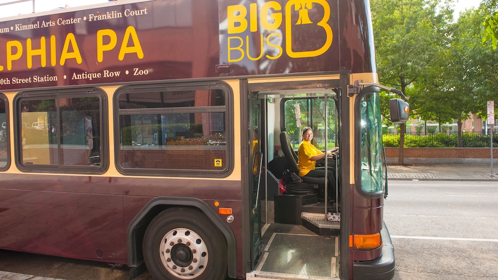 Hop-On Hop-Off bus driving awaiting passengers in Philadelphia
