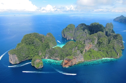 Phi Phi-eilanden met de ferry, inclusief snorkelen, lunch en transfers