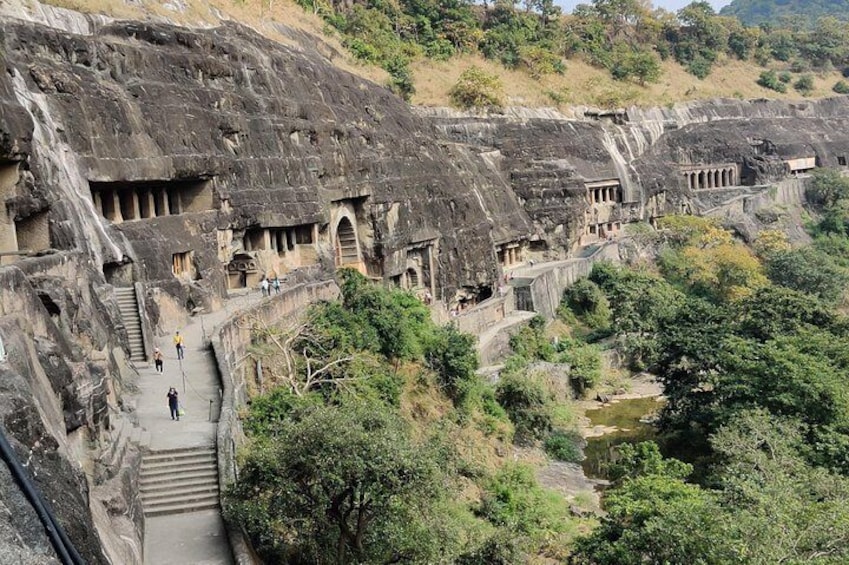 Mumbai to Ajanta & Ellora Caves Guided Tour 