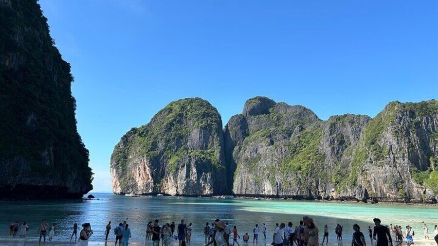 Koh Phi Phi Stunning-Maya Bay&Pileh Lagoon DayTour by Opal Travel