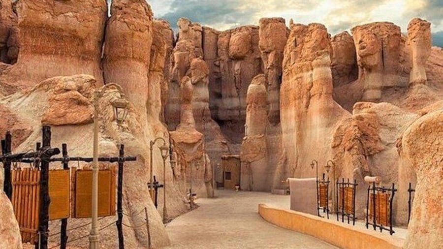 Full Day Al-Qara Hill & Jawatha AlAhsaa Tour