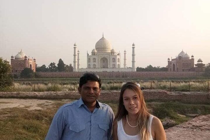 Agra Tour from Gurgaon ( Taj Mahal Day Tour By Car )