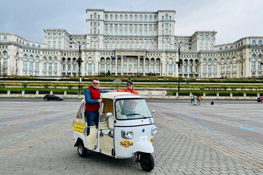 Private Tuk Tuk Bucharest Romantic Tour - miniBAR included