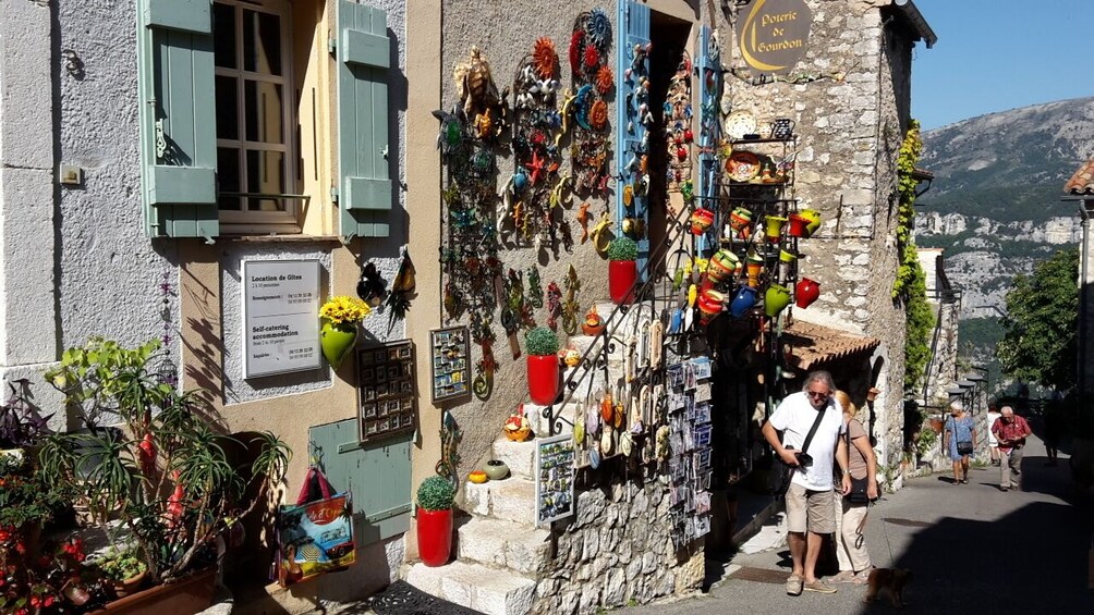 Half-day French Riviera Tour in vintage car : Perfurme