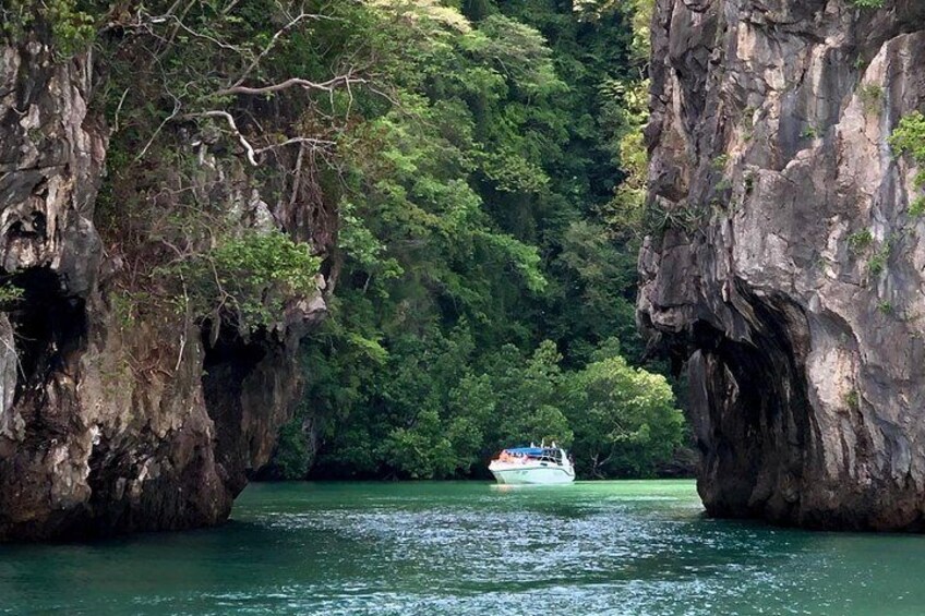 Krabi Hong Island Tour: Charter Private Long-tail Boat by Railay Local Travel