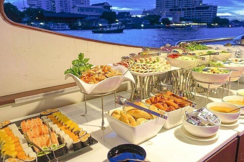 Grand Pearl Luxury Dinner Cruise Experience at Bangkok