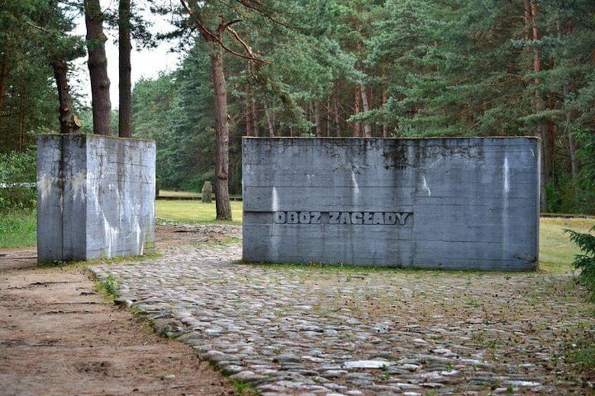 Warsaw: Treblinka Extermination Camp Private Guided Tour