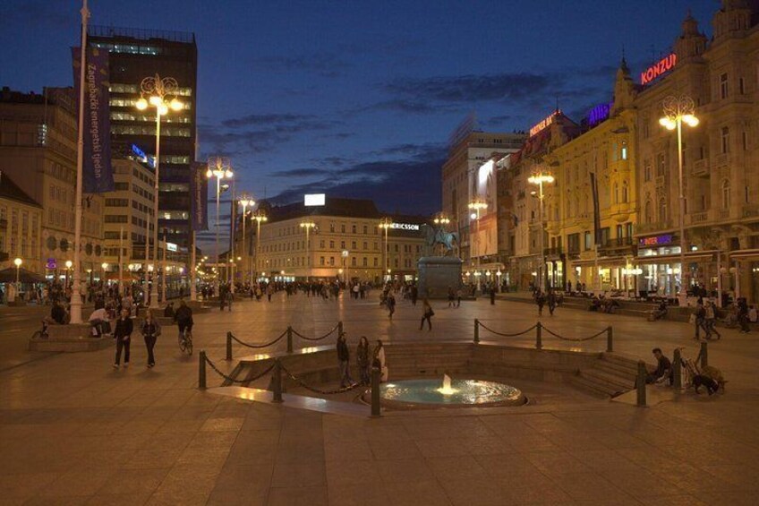 Panoramic tours Zagreb with a van.