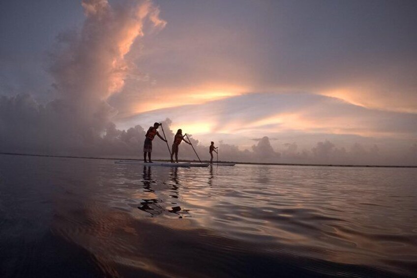 Golden Hour at Mariscal Lagoon: A Sunset to Remember