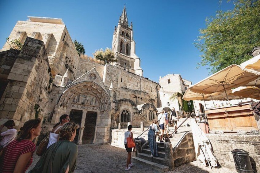 Saint-Emilion Electric Bike Day Tour with Wine Tastings & Lunch