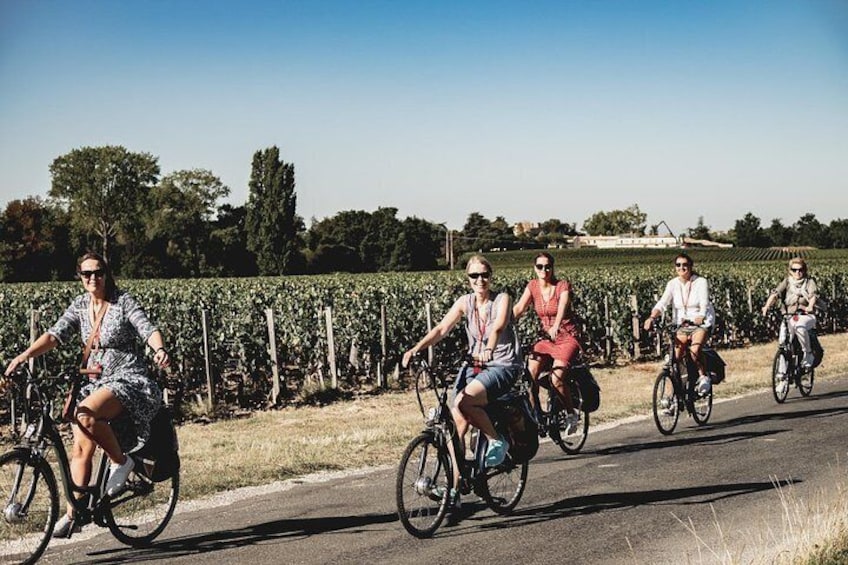 Saint-Emilion Electric Bike Day Tour with Wine Tastings & Lunch
