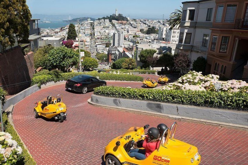 2HR Golden Gate Bridge and Lombard Loop GoCar Tour