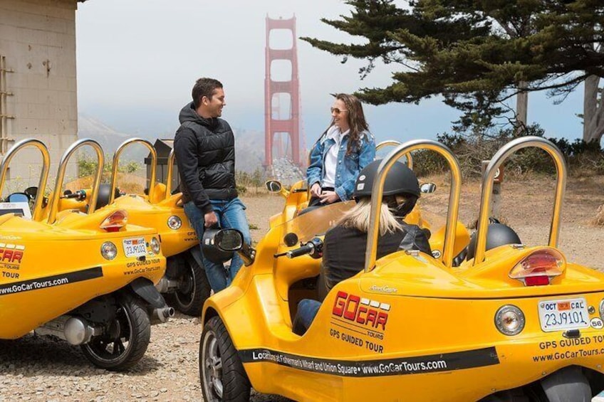 2HR Golden Gate Bridge and Lombard Loop GoCar Tour