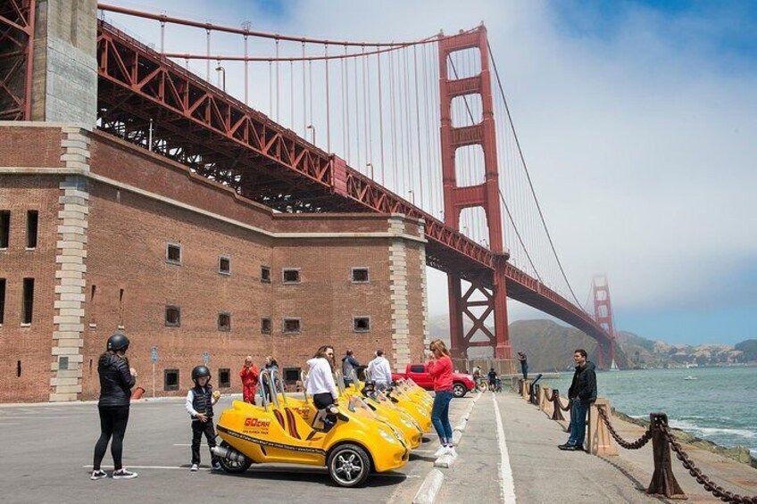 2HR Golden Gate Bridge and Lombard Loop GoCar Tour