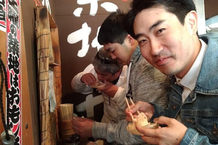 Toyosu Market and Tsukiji Food Tour with Nationally-Licensed Guide
