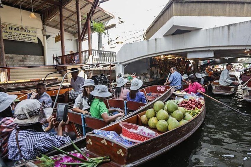Private Tour: Damnoen Saduak Floating Market and Maeklong Railway Market