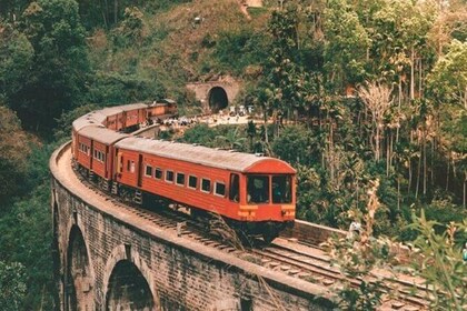 train kandy sri lanka badulla tickets ella attractions