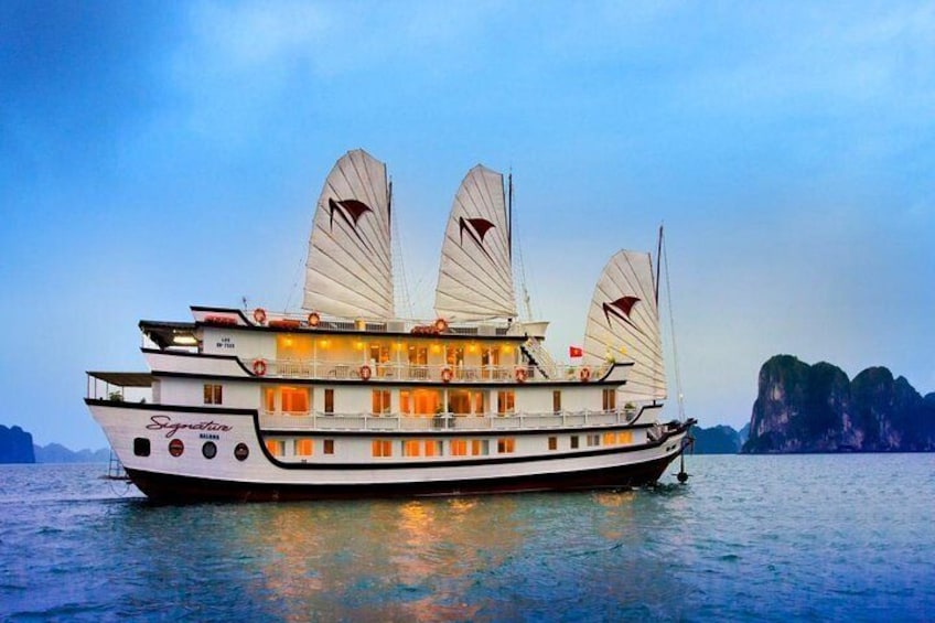 Luxury Halong Bay Cruise 2 Days-1 Night with 5 Star included transfer & pick up