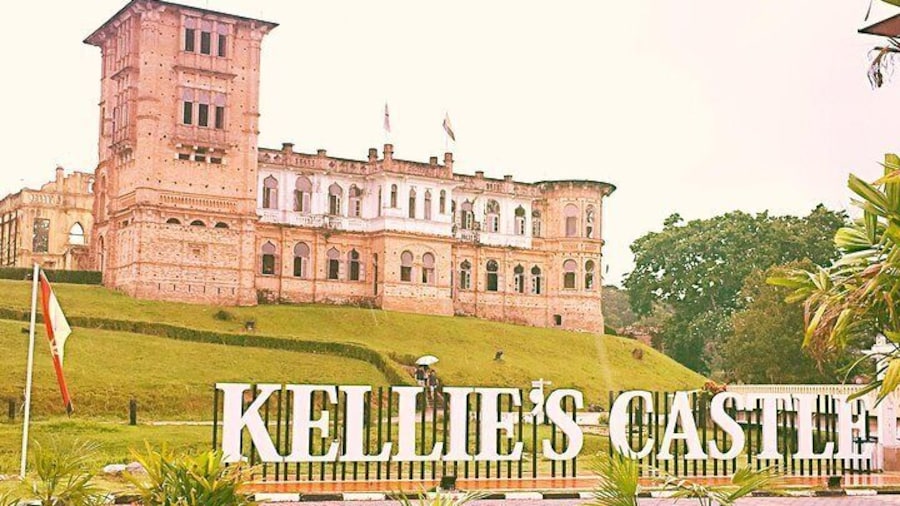 Ipoh Gua Tempurung, Caves Temples, Mirror Lake and Castle Tours