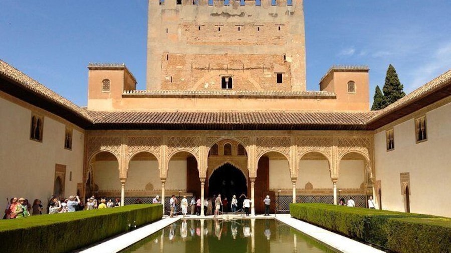 Alhambra & Generalife Skip the Line Premium Tour including Nasrid Palaces