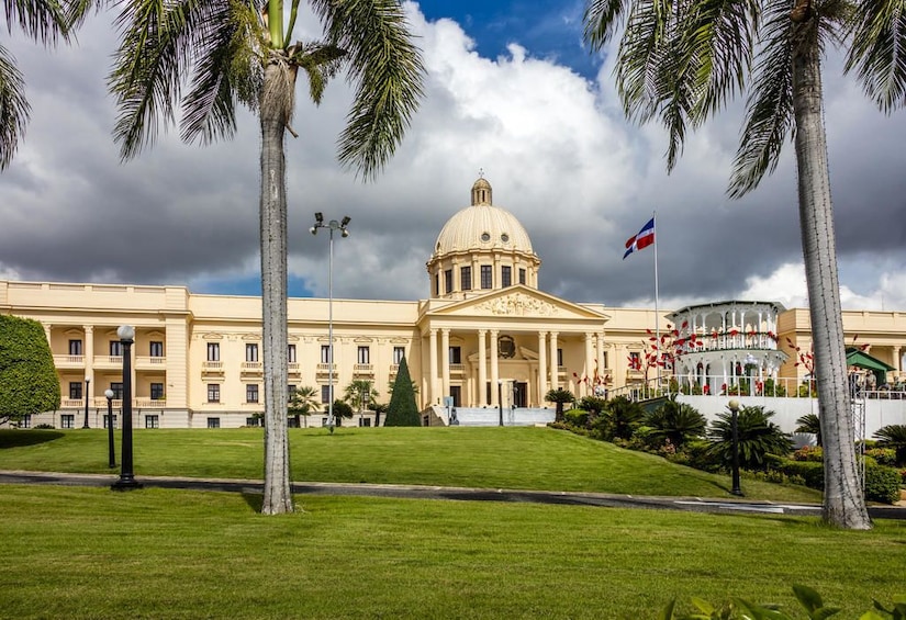 Guided Santo Domingo Sightseeing & Old Town Tour with Lunch