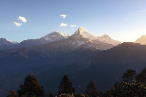 4 Days Trekking to Poon Hill with Nepal Cultural Village Experience