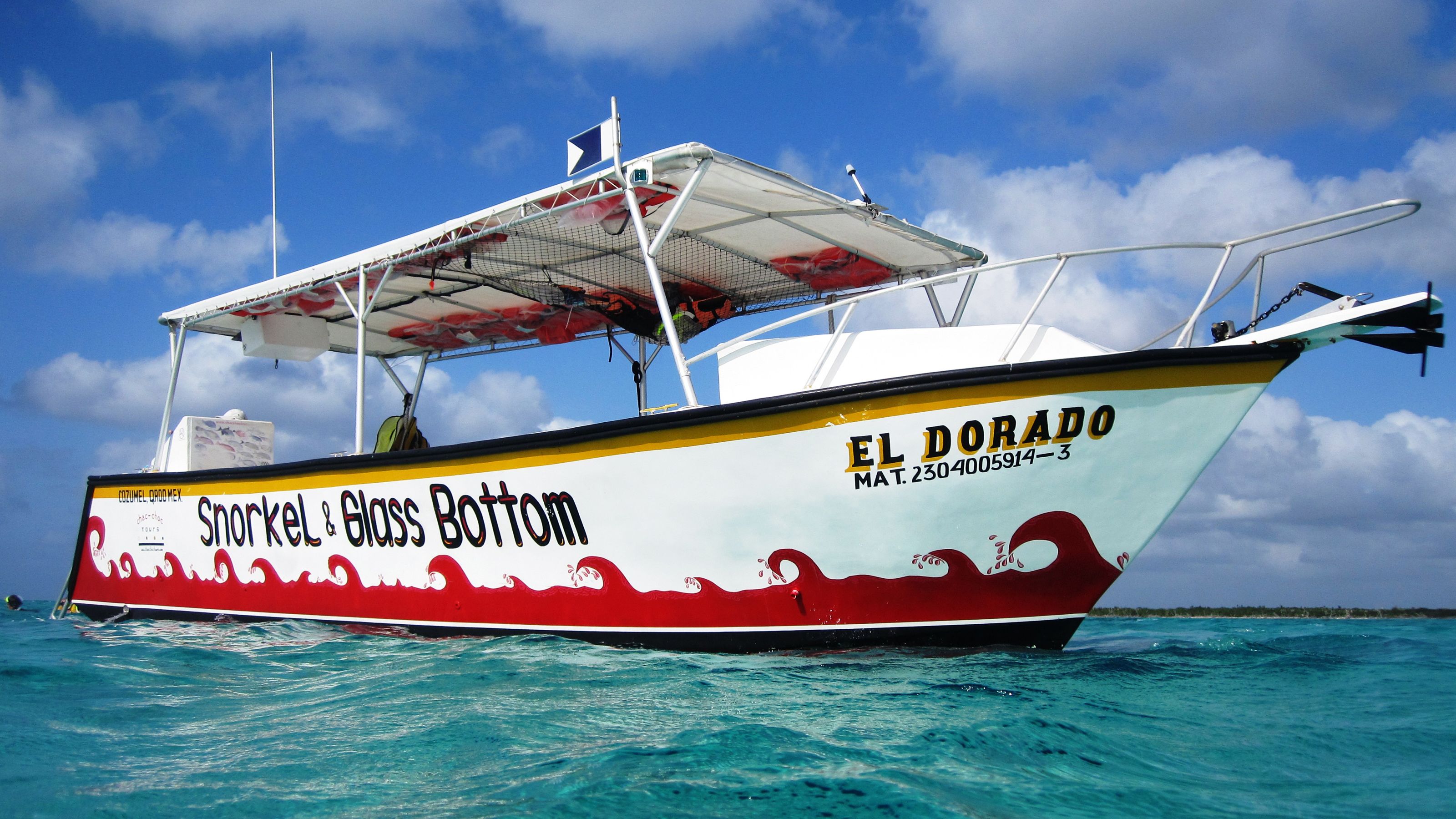 Glass bottom boat. Green Island Glass Boat.