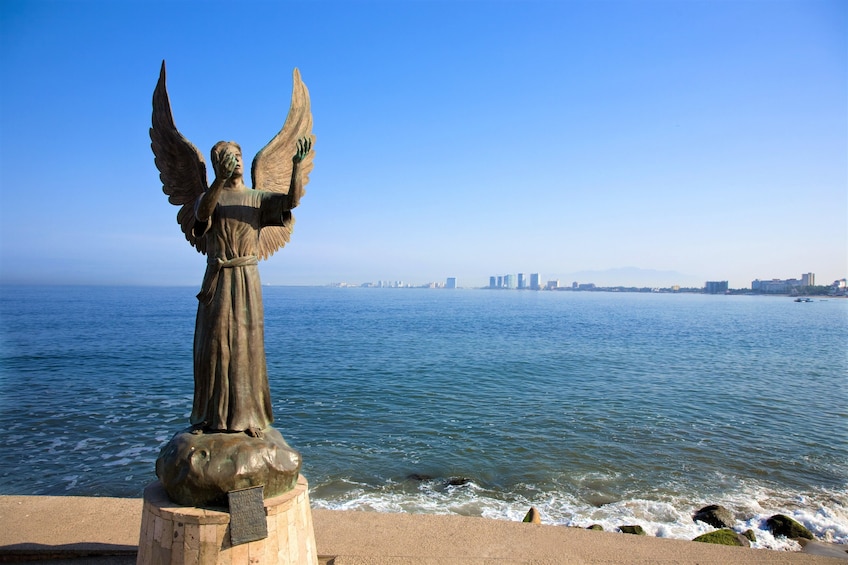 Statue overlooking the bay in Puerto Vallarta 
