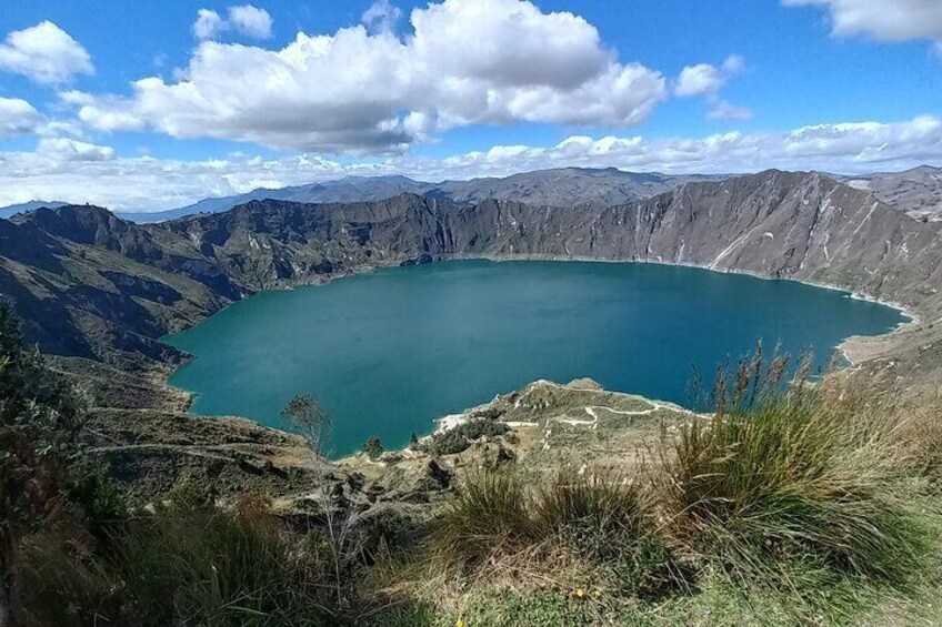 Hike down the Quilotoa lagoon -private tour (includes admission)