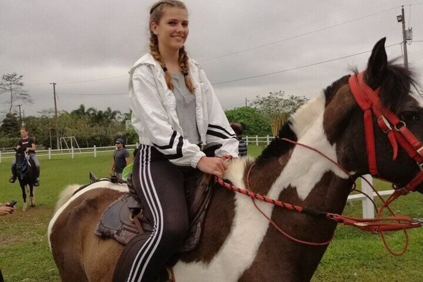 Horseback riding and Shuar community near Guayaquil private trip