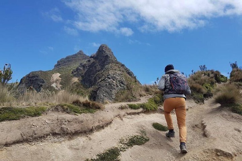 Hiking Pichincha and The Teleferico